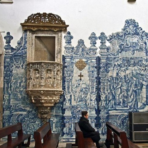 Blue and white tile panels in Santa Cruz